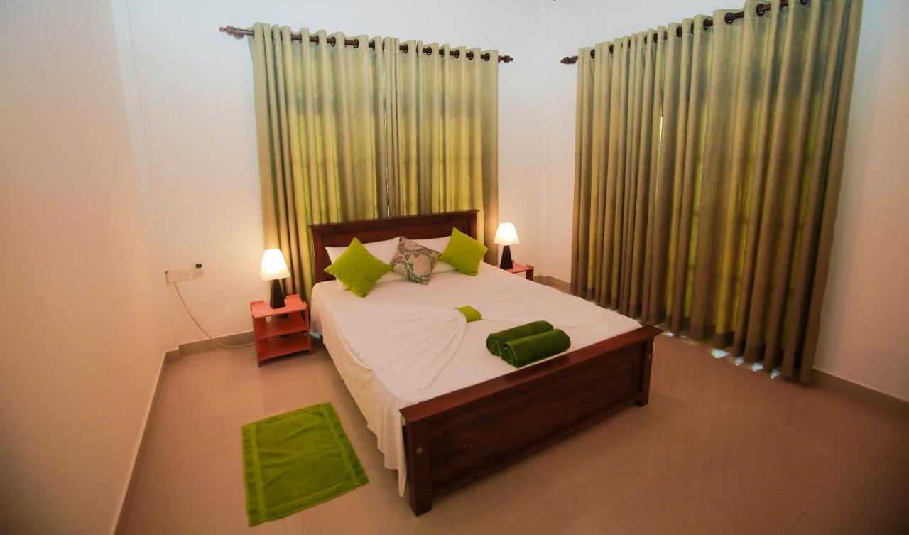 Kandyan Fo Rest Luaran gambar