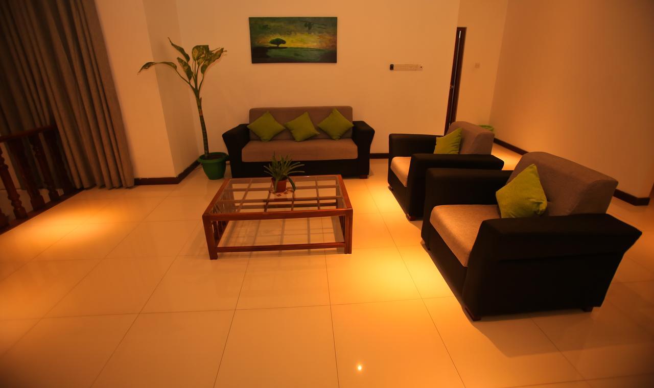 Kandyan Fo Rest Luaran gambar