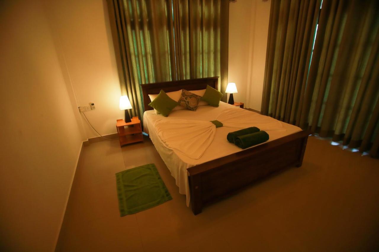 Kandyan Fo Rest Luaran gambar