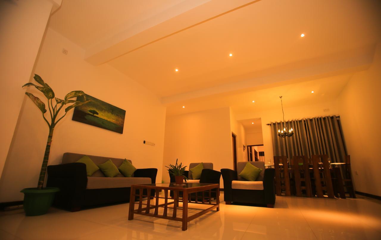 Kandyan Fo Rest Luaran gambar